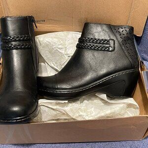 JBU Jambu Ankle Boot Bootie Sz 9.5 Black Platform Wedge Vegan Leather New in Box